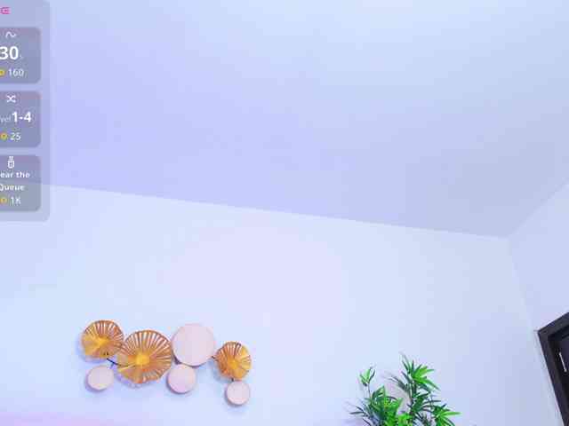 TemptingLuna webcam