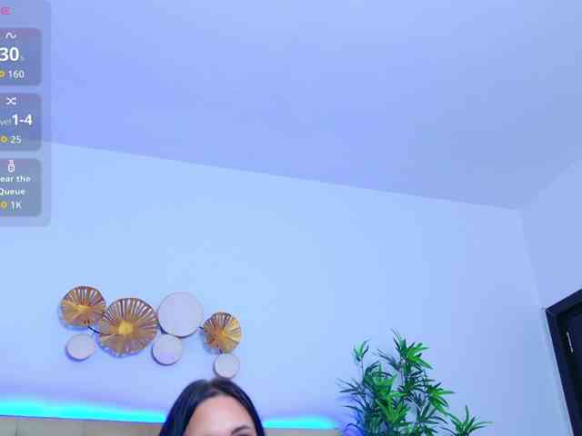 TemptingLuna webcam