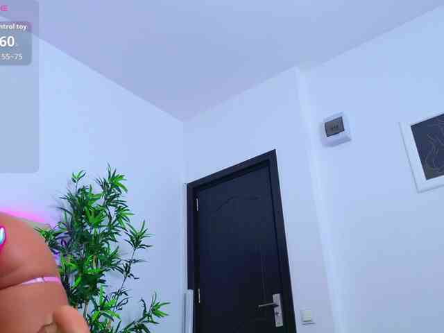 TemptingLuna webcam