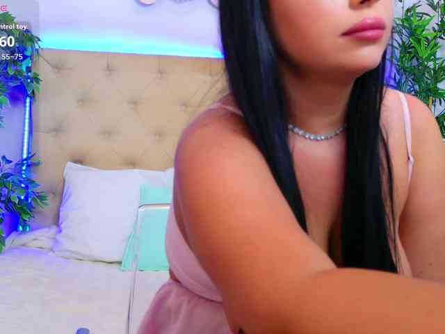 TemptingLuna webcam