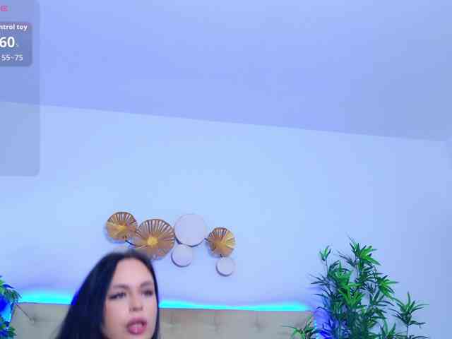 TemptingLuna webcam