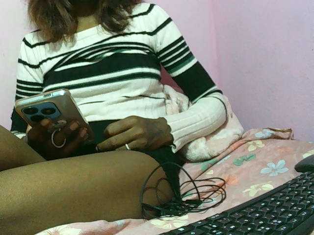 Kitiah live cam on BongaCams