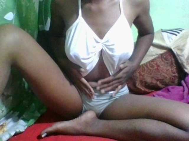Kitiah live cam on BongaCams