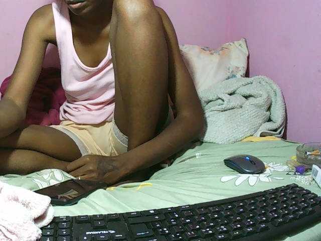 Kitiah live cam on BongaCams