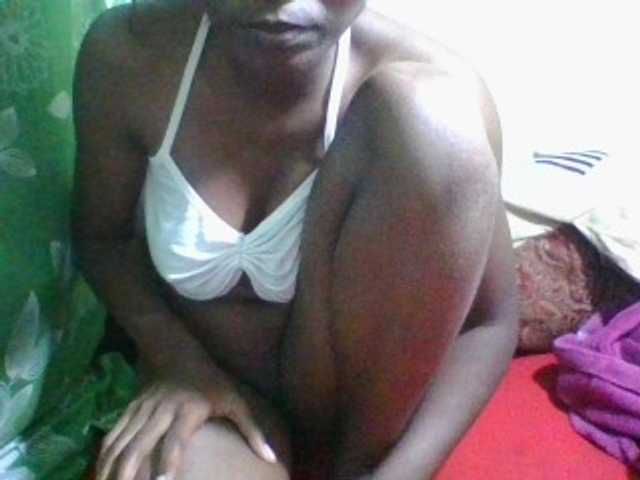 Kitiah live cam on BongaCams