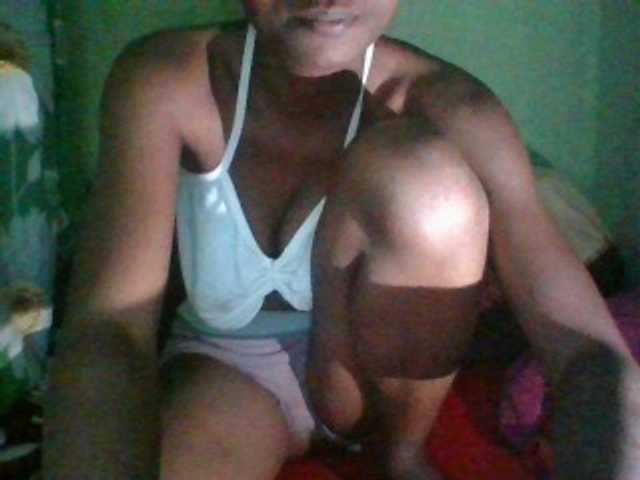 Kitiah live cam on BongaCams
