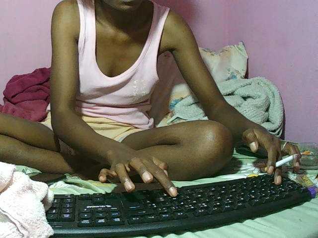 Kitiah live cam on BongaCams