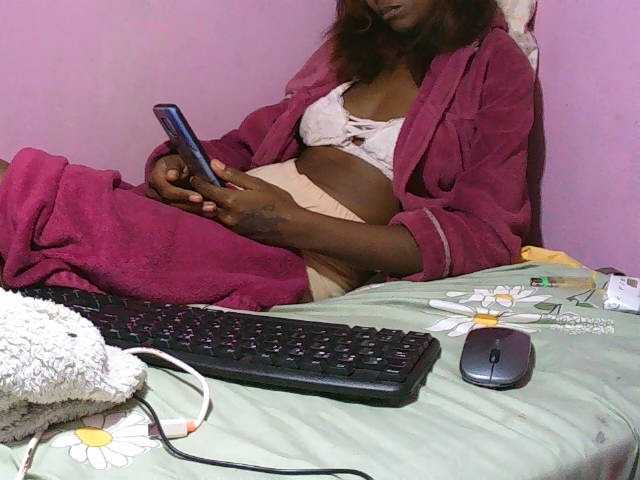Kitiah live cam on BongaCams