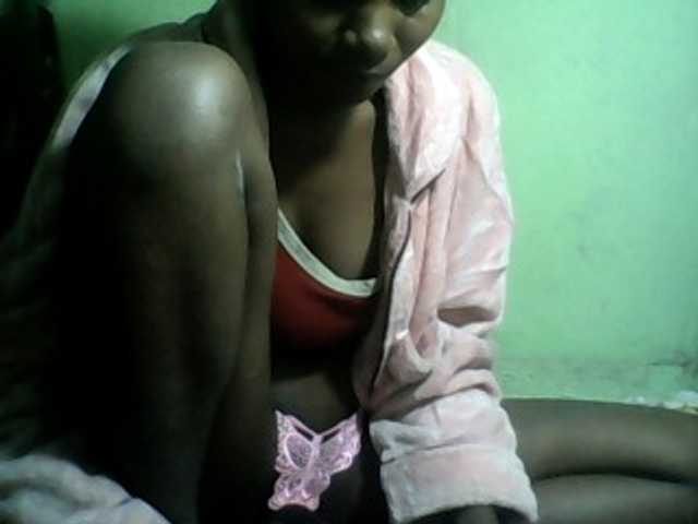 Kitiah live cam on BongaCams
