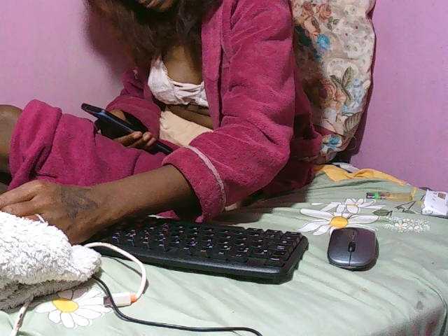 Kitiah live cam on BongaCams