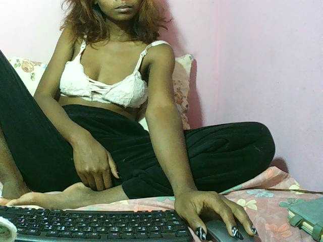 Kitiah live cam on BongaCams
