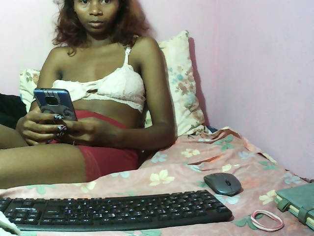 Kitiah live cam on BongaCams
