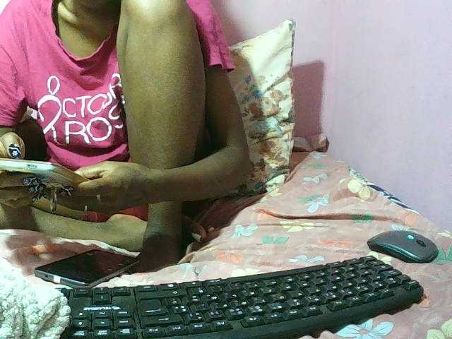 Kitiah live cam on BongaCams