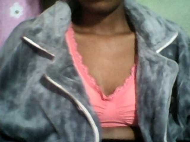 Kitiah live cam on BongaCams