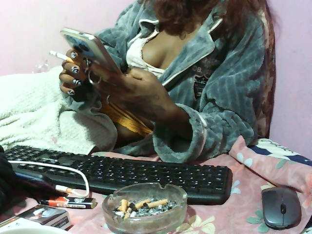 Kitiah live cam on BongaCams