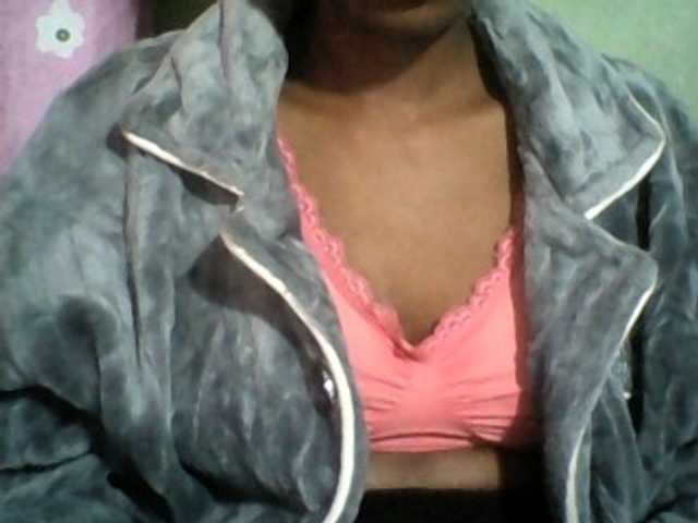 Kitiah live cam on BongaCams