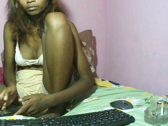 Kitiah live cam on BongaCams