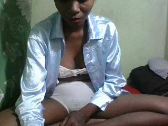 Kitiah live cam on BongaCams
