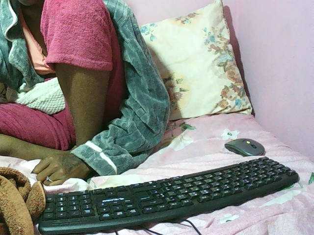 Kitiah live cam on BongaCams