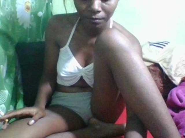 Kitiah live cam on BongaCams