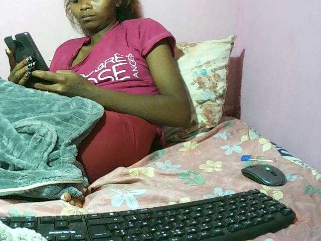 Kitiah live cam on BongaCams