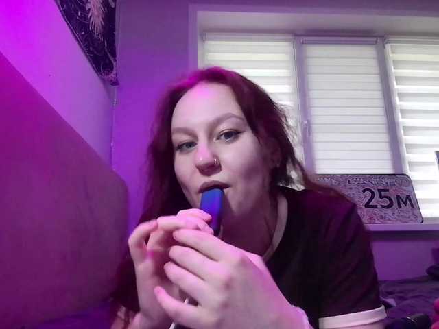 LoiseLovetto live cam on BongaCams