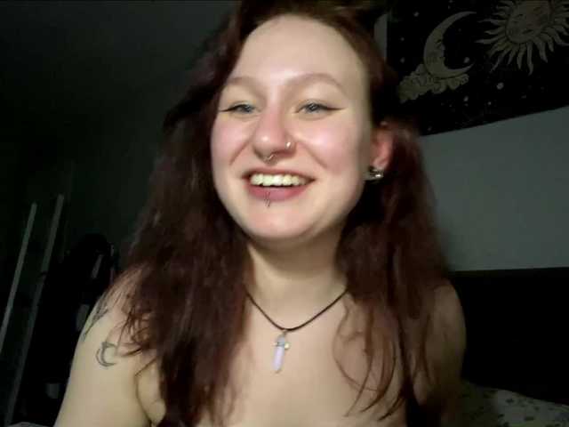 LoiseLovetto live cam on BongaCams