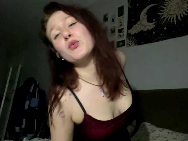 LoiseLovetto live cam on BongaCams