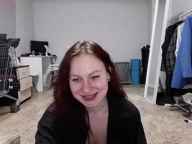 LoiseLovetto live cam on BongaCams