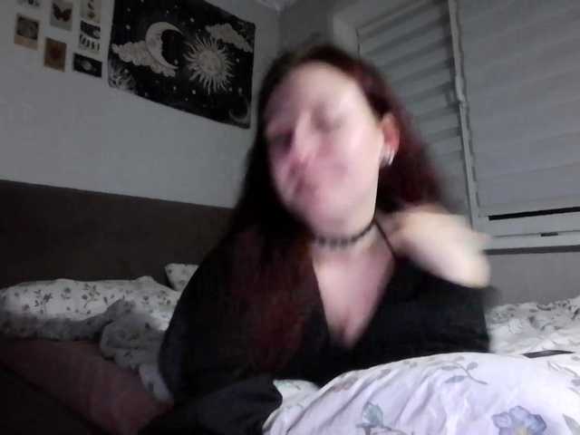 LoiseLovetto live cam on BongaCams