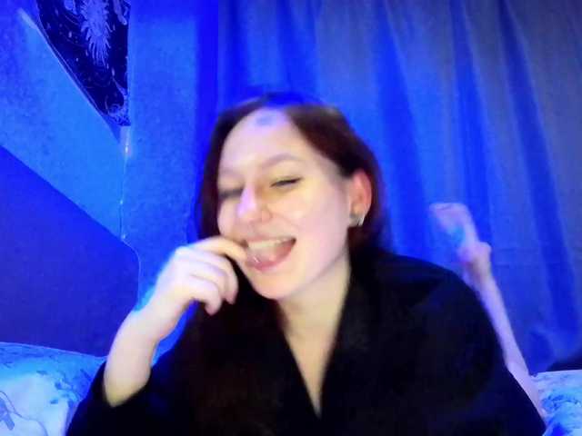 LoiseLovetto live cam on BongaCams