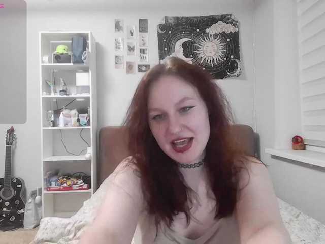 LoiseLovetto live cam on BongaCams