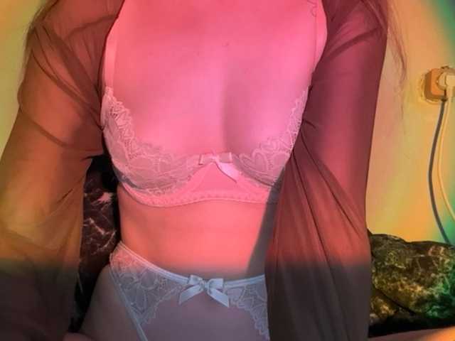 ellie-krnk live cam