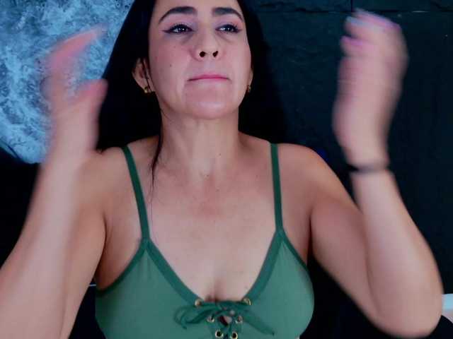 Amanda-Martinez live cam on BongaCams
