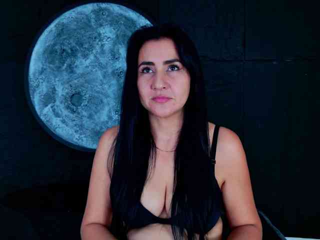 Amanda-Martinez webcam