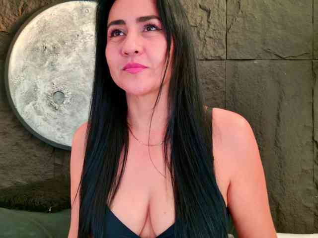 Amanda-Martinez webcam