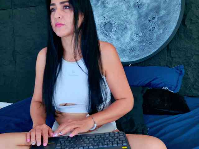 Amanda-Martinez webcam