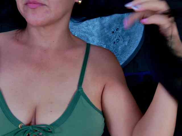 Amanda-Martinez Amanda-Martinez