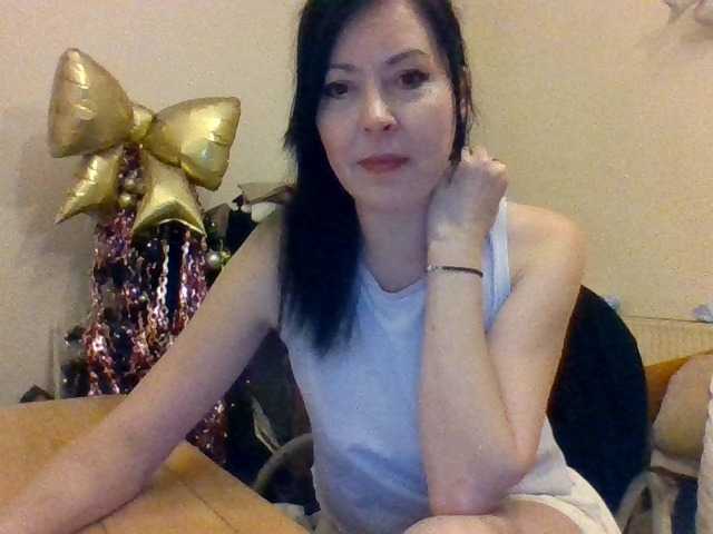 Ally46x, live now on BongaCams