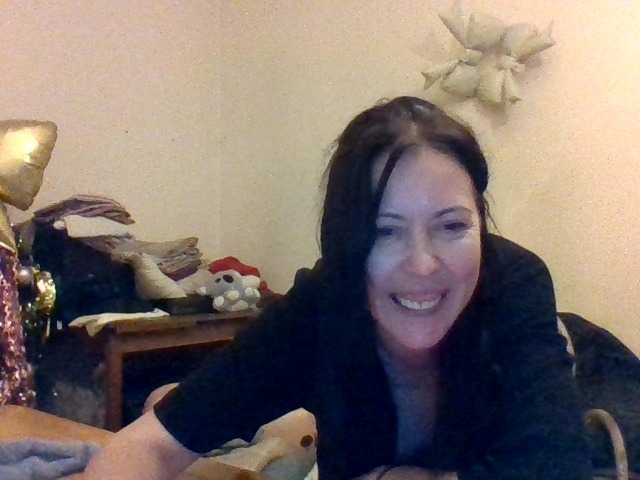 Ally46x, live now on BongaCams