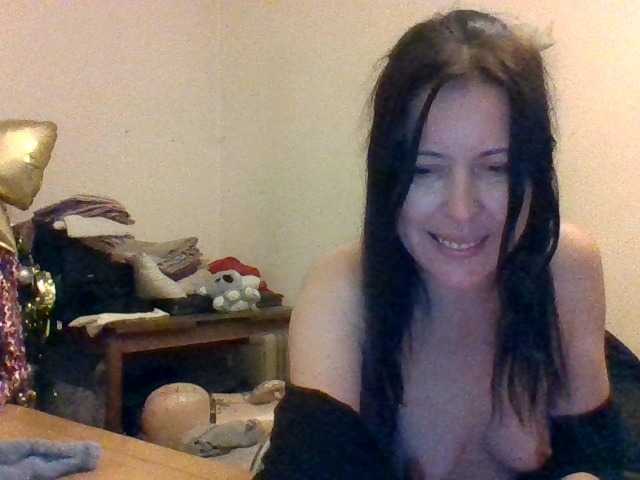 Ally46x, live now on BongaCams