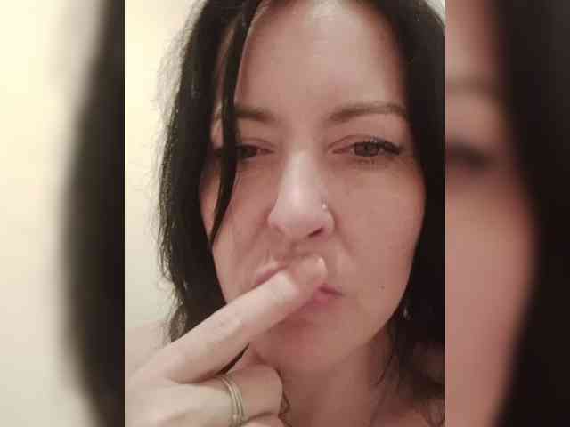 Ally46x Live Webcam on BongaCams