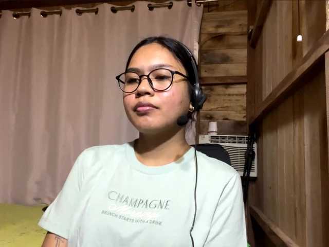 LurleneSchaufelberge live cam on BongaCams