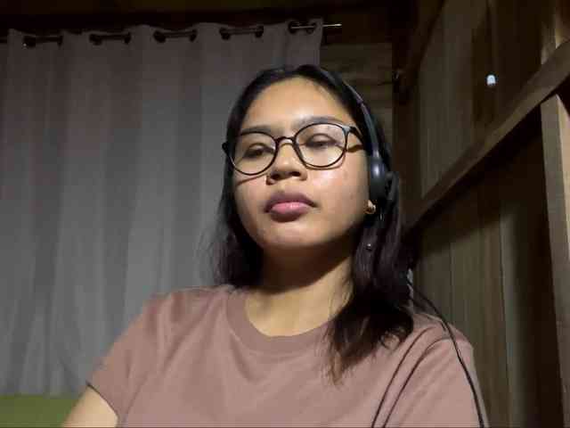 LilyAllTheWay webcam