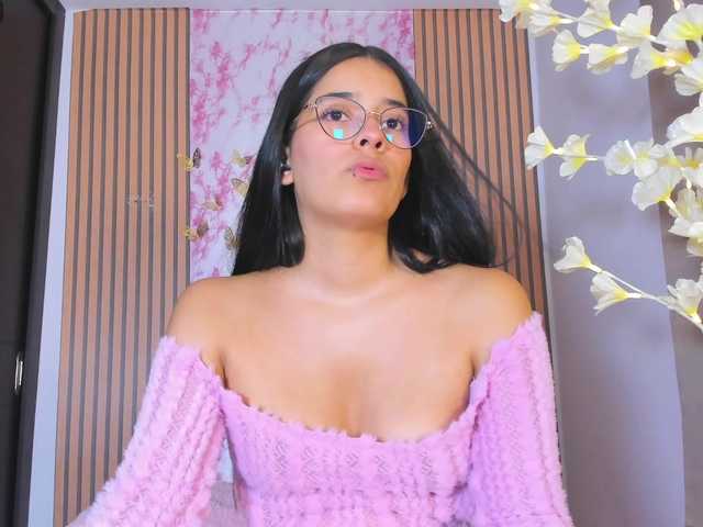 IsaaQueen live cam on BongaCams