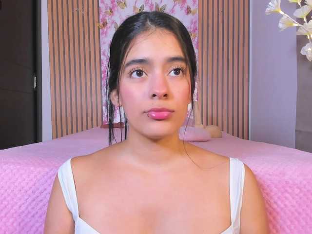 IsaaQueen live cam on BongaCams