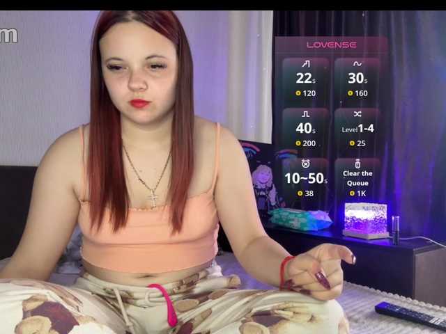 Lunashy07 live cam on BongaCams