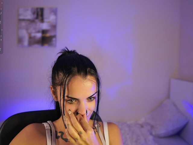 Paulinemedonca live cam on BongaCams