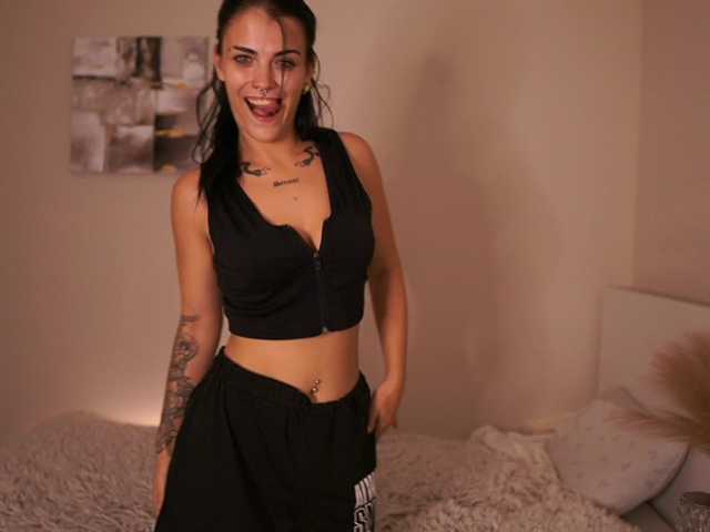 Paulinemedonca Cam en directo en BongaCams