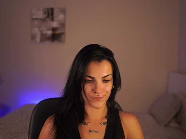 Paulinemedonca live cam on BongaCams